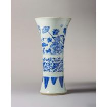 A blue and white beaker vase 过渡期青花瓜形瓶