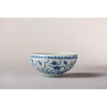 A blue and white bowl 明代十六世纪青花碗