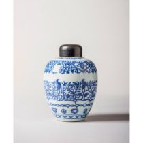 A blue and white ovoid jar 康熙时期青花罐