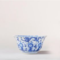 A blue and white 'dragons' bowl 康熙时期青花'龙'碗，伪宣德款
