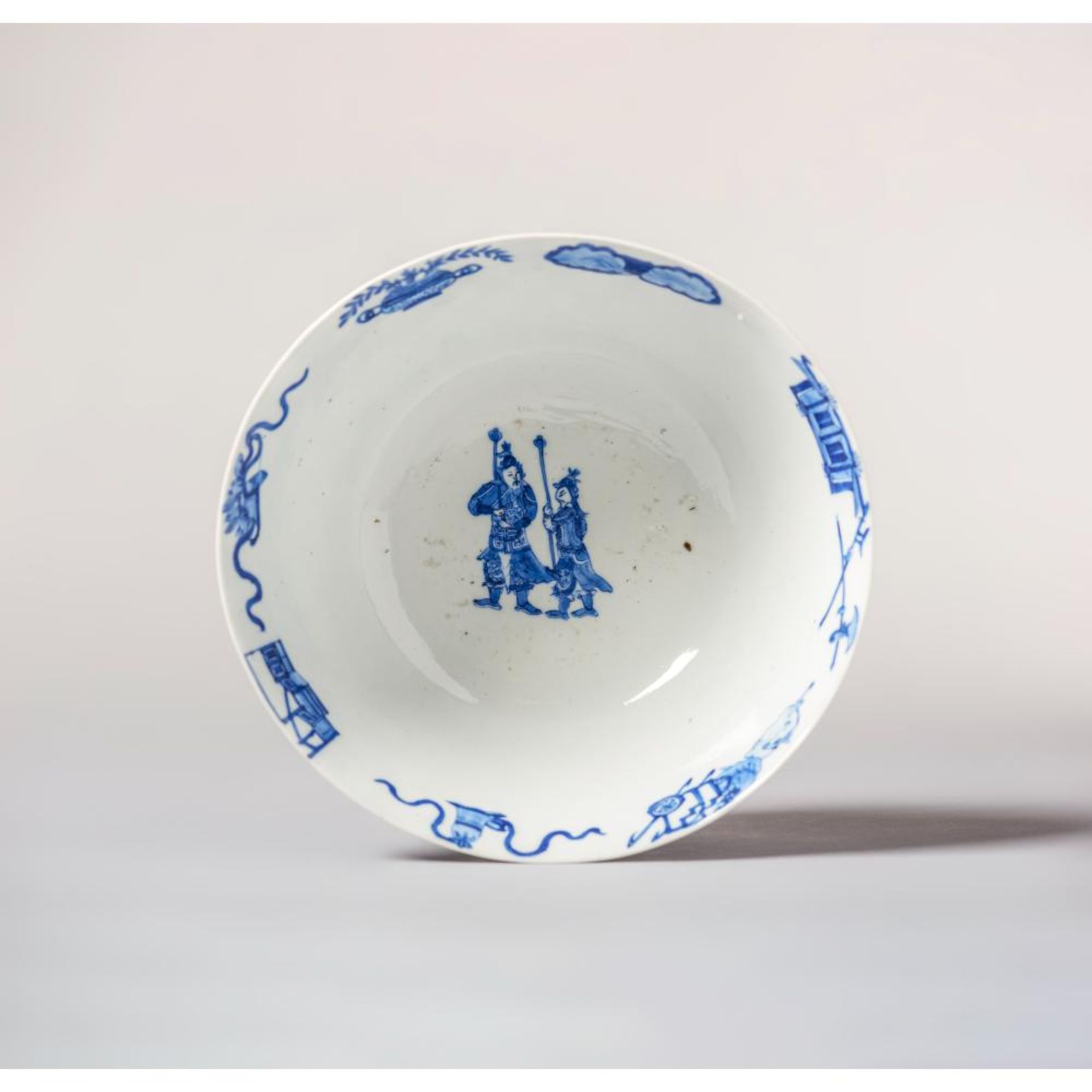 A blue and white ‘Shou’ character bowl 康熙底款青花寿字碗 - Image 2 of 3