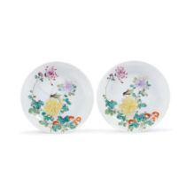 A pair of Famille Rose "chrysanthemums and grasshopper" dishes