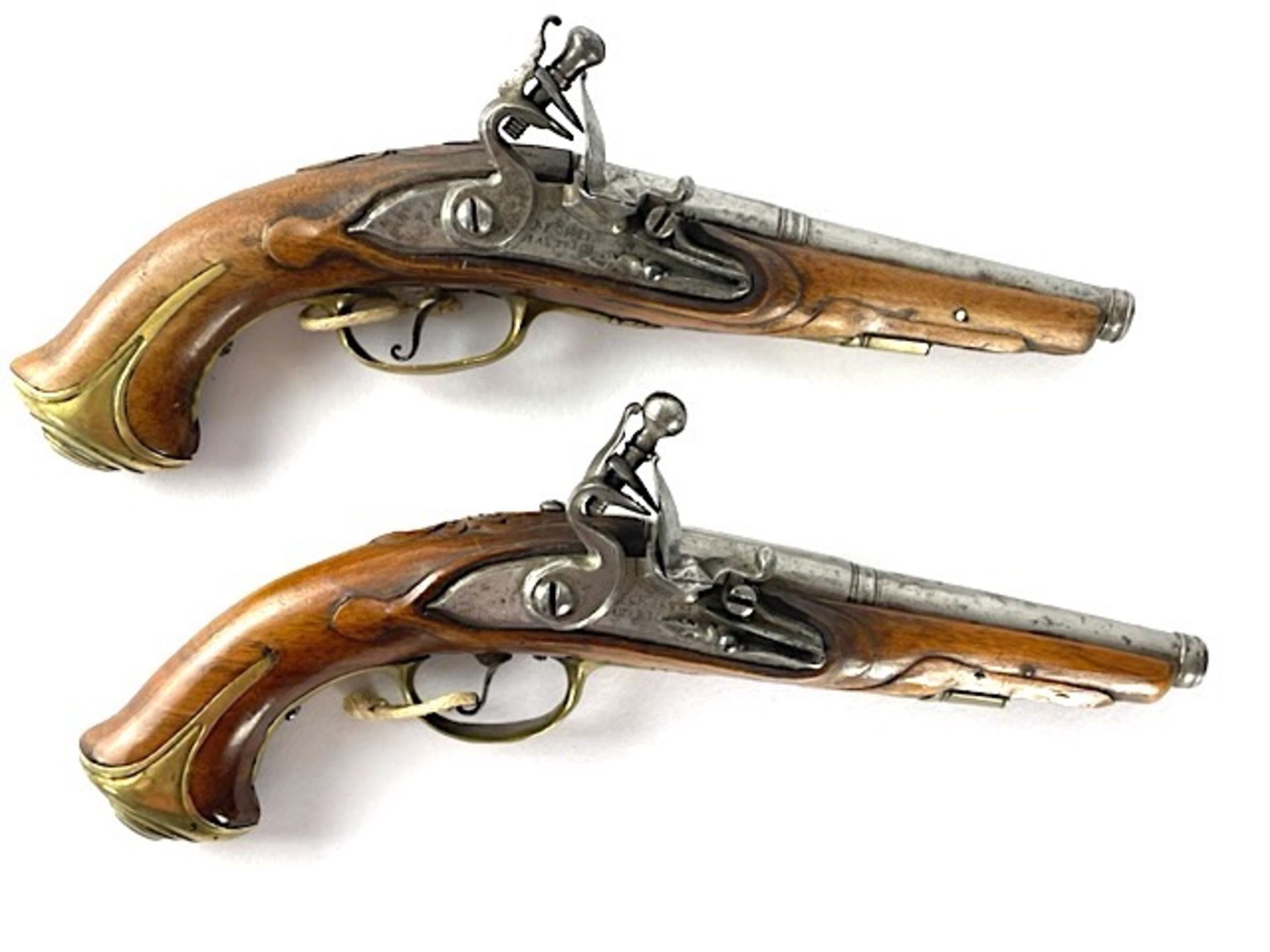 2 pistols