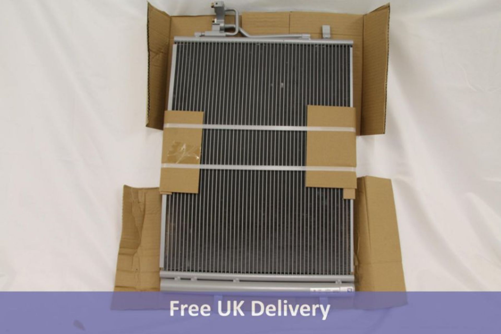 Nissens Air Conditioning Condenser for Ford Focus, 940586. Box damaged