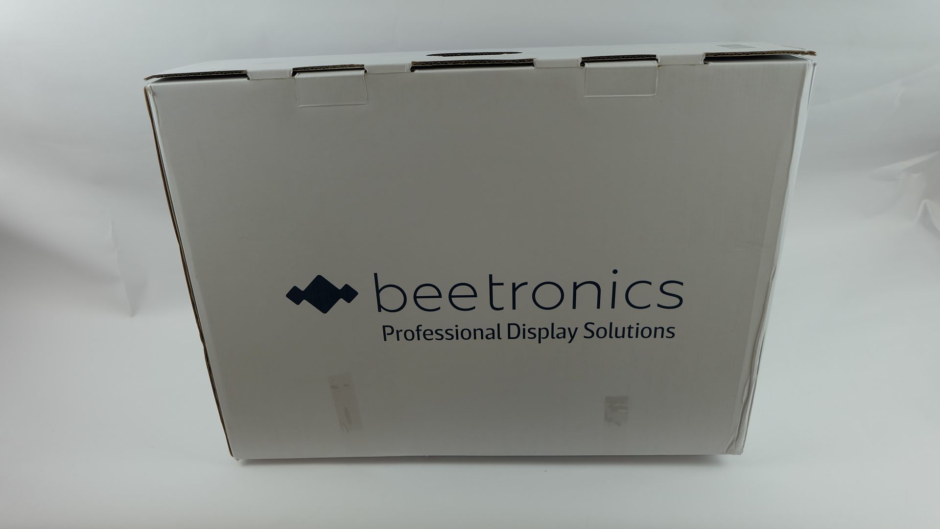 Beetronics 19 inch monitor BEE-19VG7M.