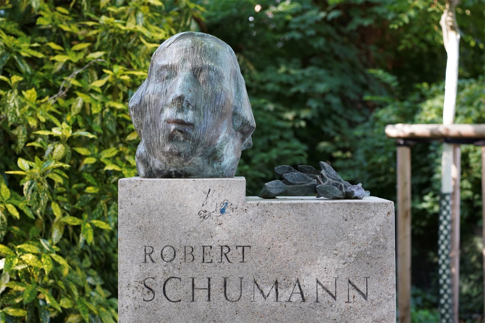Karl Hartung. ”Robert Schumann-Denkmal”. 1956 - Image 2 of 2
