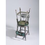 Mona Hatoum. „Sprague Chairs (LAID OFF)“. 2001