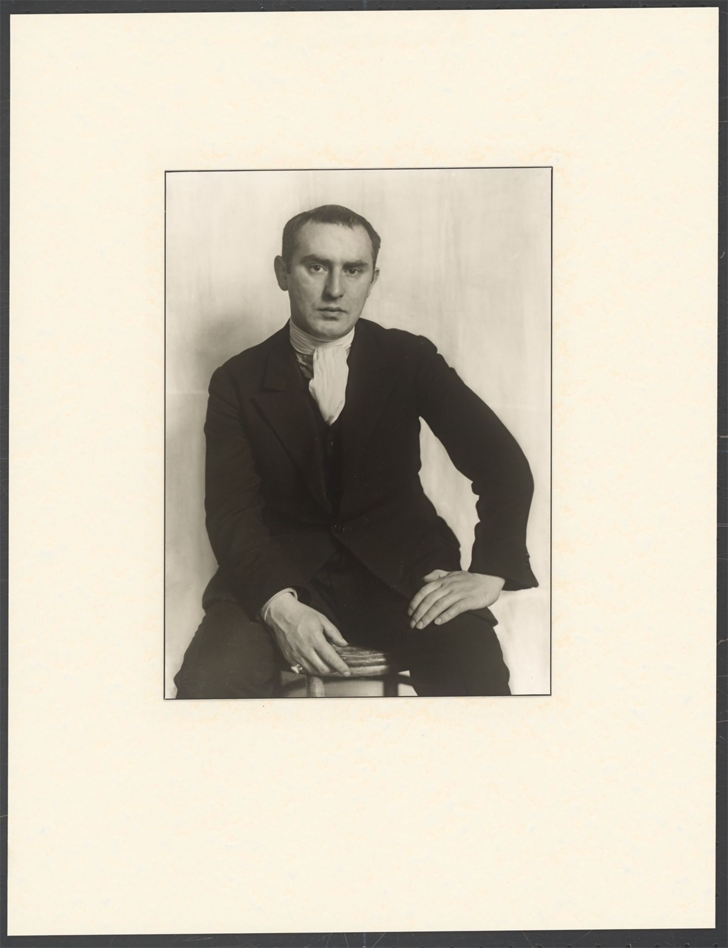 August Sander. Künstlerporträts aus 'Menschen des Zwanzigsten Jahrhunderts'. 1924/32 - Bild 11 aus 19