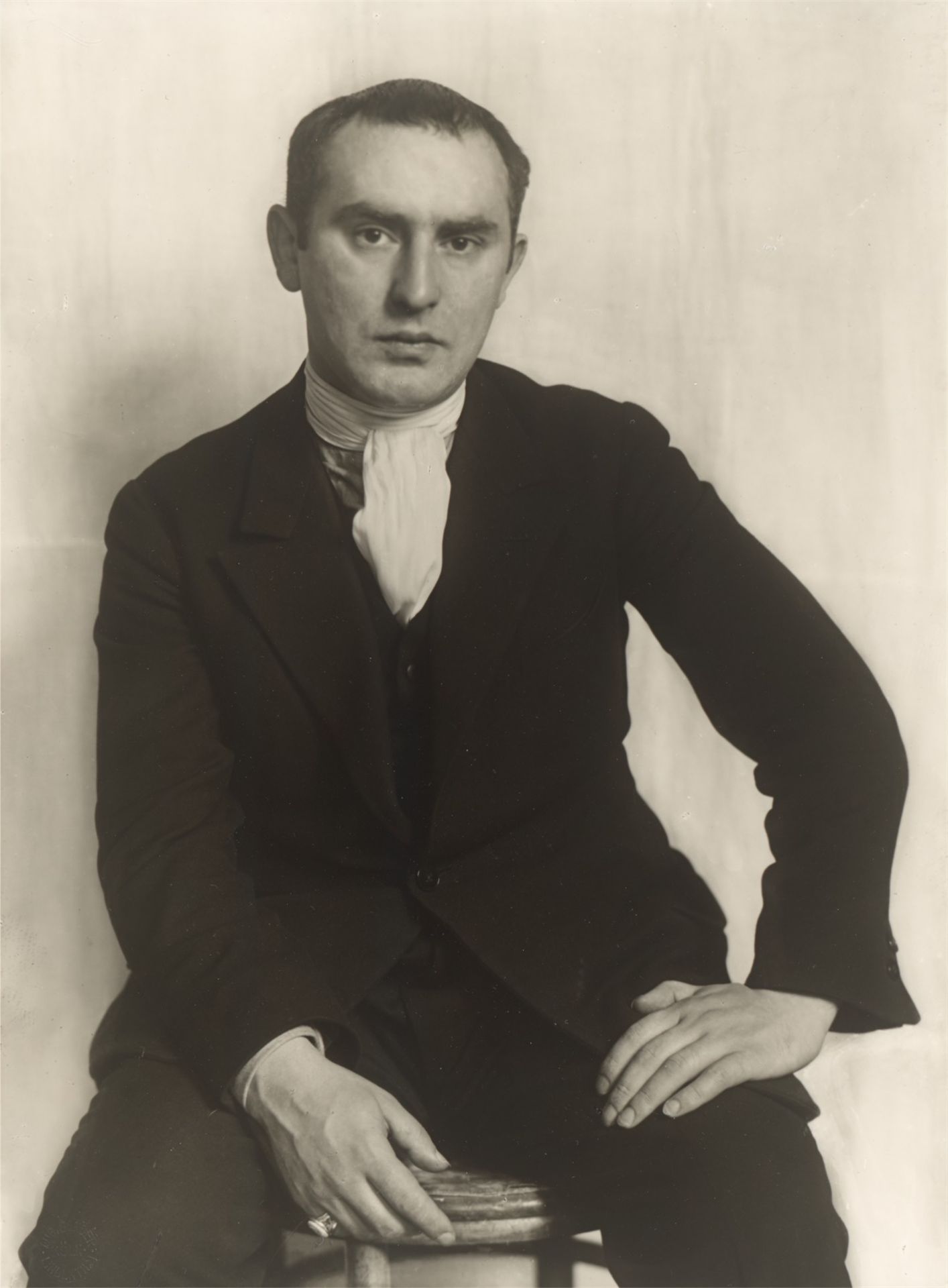 August Sander. Künstlerporträts aus 'Menschen des Zwanzigsten Jahrhunderts'. 1924/32 - Bild 10 aus 19