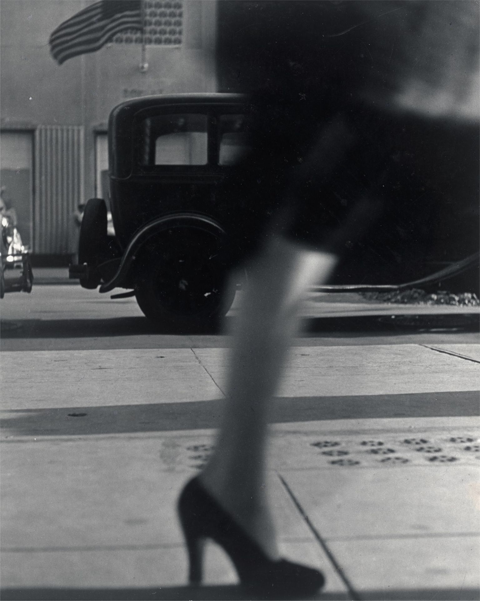 Lisette Model (d.i. Elise Amelie Felice Stern). Running Legs, Fifth Avenue, New York. Um 1940/41