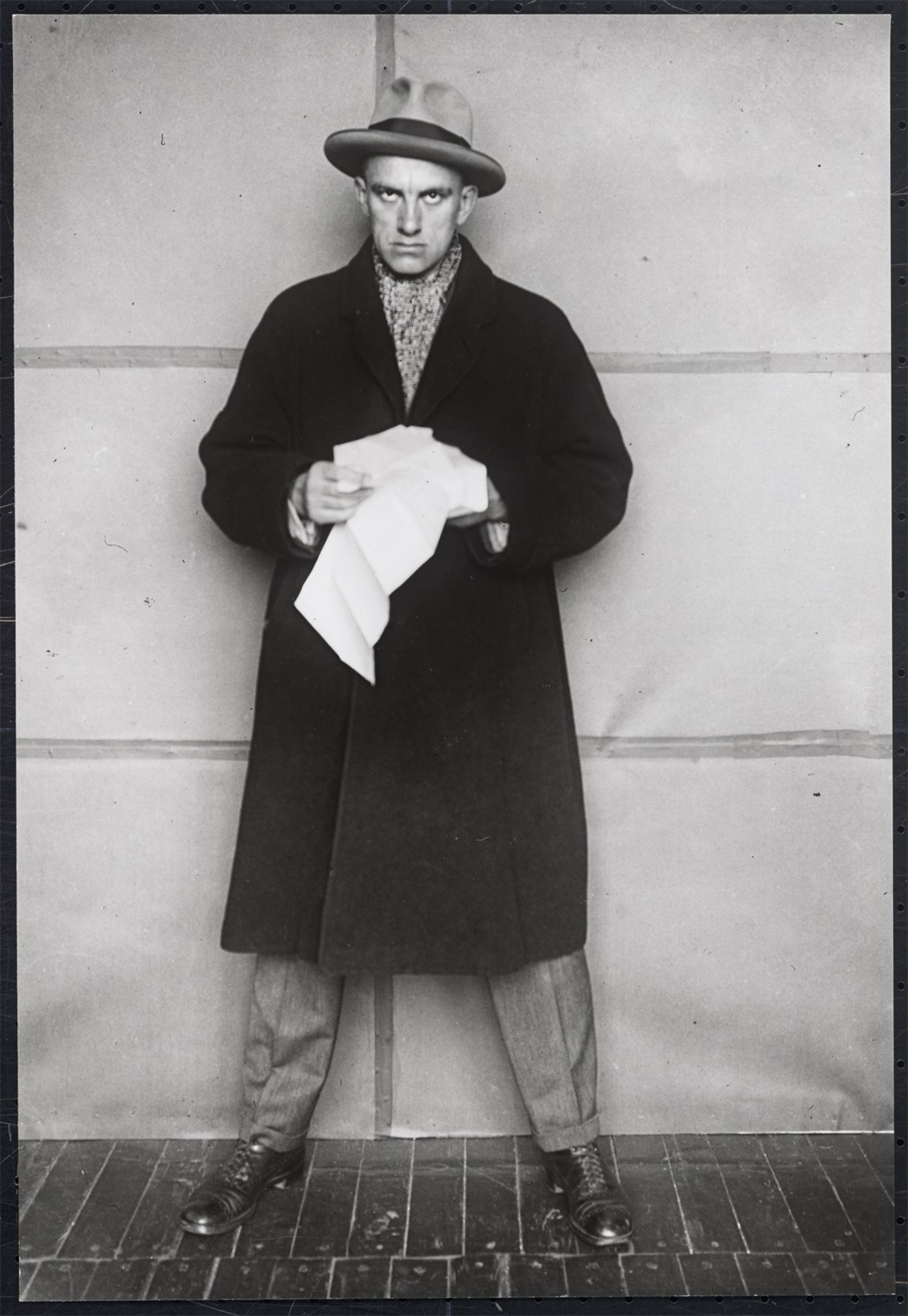Alexander  Rodchenko. Poet Vladimir Mayakovsky. 1924 - Bild 2 aus 4