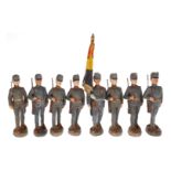 8 Elastolin österreichische Soldaten, 1. WK, Masse, HL, darunter 1 Offizier und 1 Fahnenträger, LS