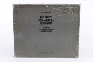 Coluzzi-Buch ”Die Kunst der Modelleisenbahn”, im besch. Schuber, Z 3