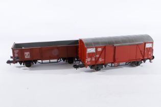 2 Märklin Güterwagen, Spur 1, braun, Alterungsspuren, L 31,5, Z 3