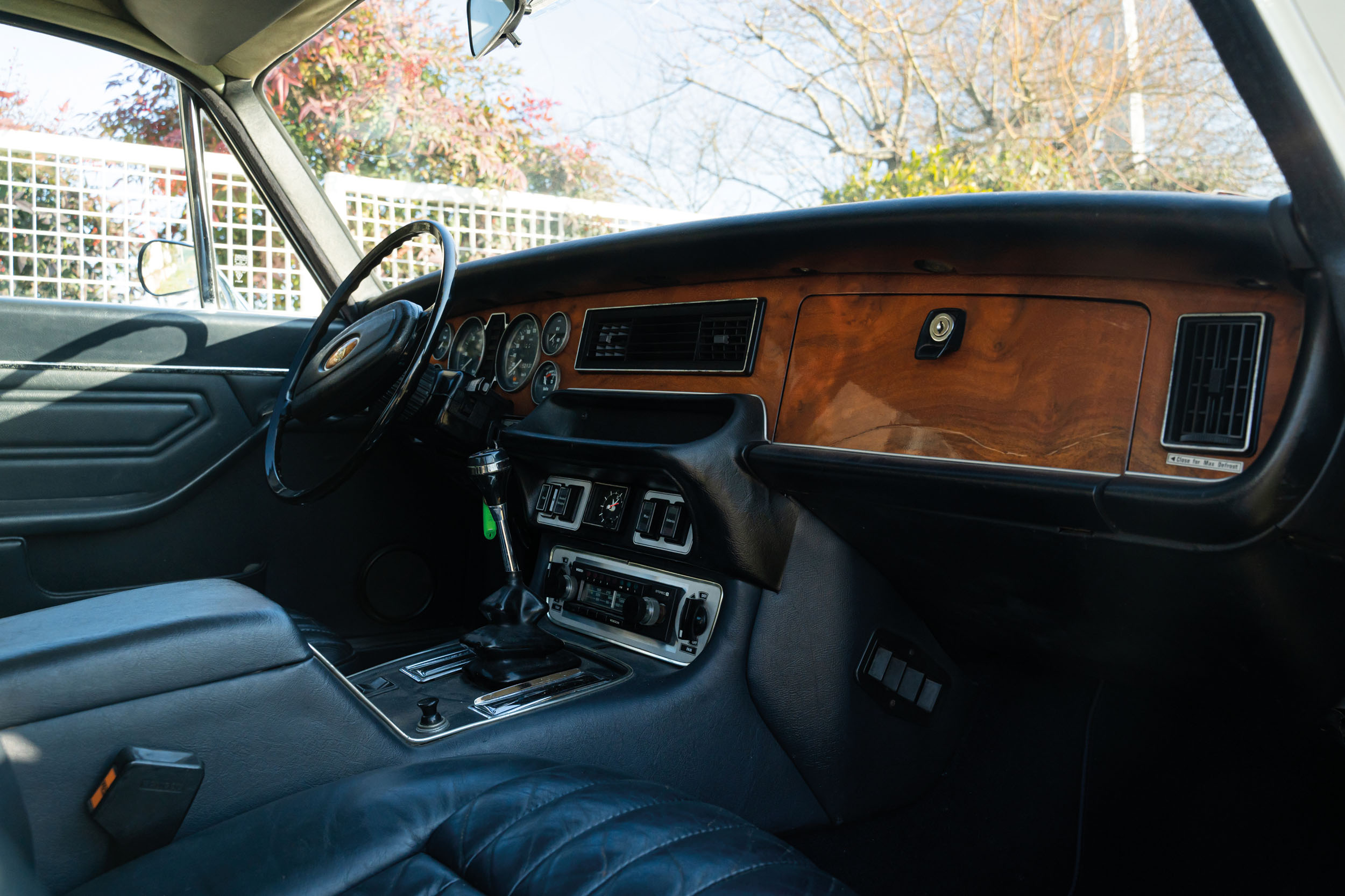 1976 JAGUAR XJ6, 4.2 - Image 5 of 6