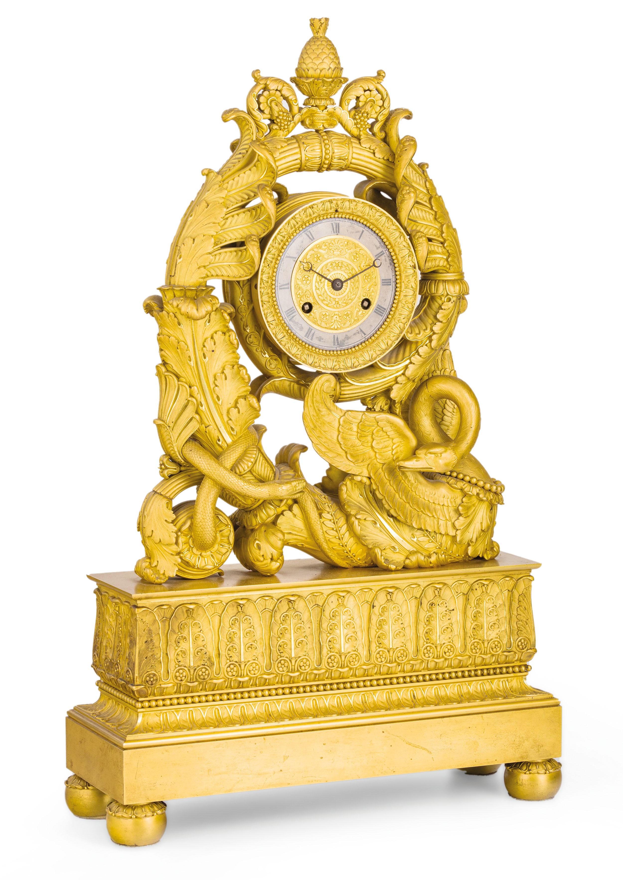 IMPORTANTE OROLOGIO A PENDOLO D'APPOGGIO IN BRONZO DORATO, FRANCIA 1820 CIRCA - Image 2 of 5