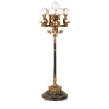 GRANDE CANDELABRO DA TERRA IN BRONZO DORATO E METALLO PATINATO, XX SECOLO