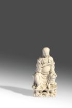 RARA FIGURA DI CHEN-WU IN PORCELLANA BLANC DE CHINE, CINA, XVII SECOLO