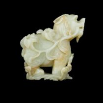 BELLA FIGURA IN GIADA CELADON DI QILIN, CINA, XVII-XVIII SECOLO