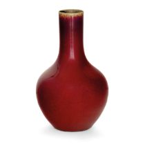 VASO IN PORCELLANA SMALTATA DI UN BEL ROSSO DI RAME, CINA, TARDO XVIII INIZIO XIX SECOLO