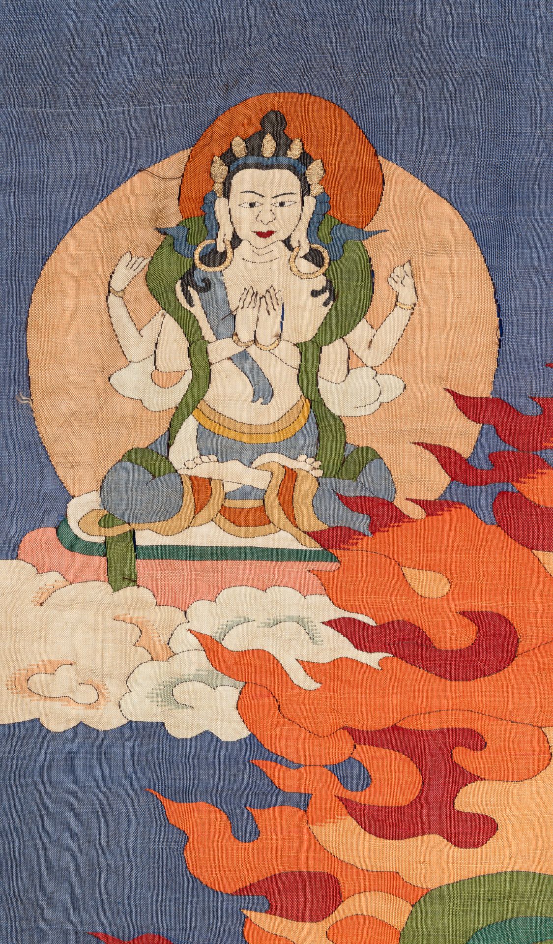 THANGKA IN SETA E FILI METALLICI COLORE ORO, CINA, CIRCA 1900 - Bild 4 aus 4