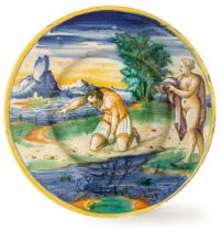 PIATTO IN MAIOLICA POLICROMA, MASTRO DOMENICO, VENEZIA, CIRCA 1550-1570