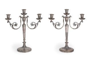 COPPIA DI CANDELABRI IN ARGENTO, ITALIA, XX SECOLO