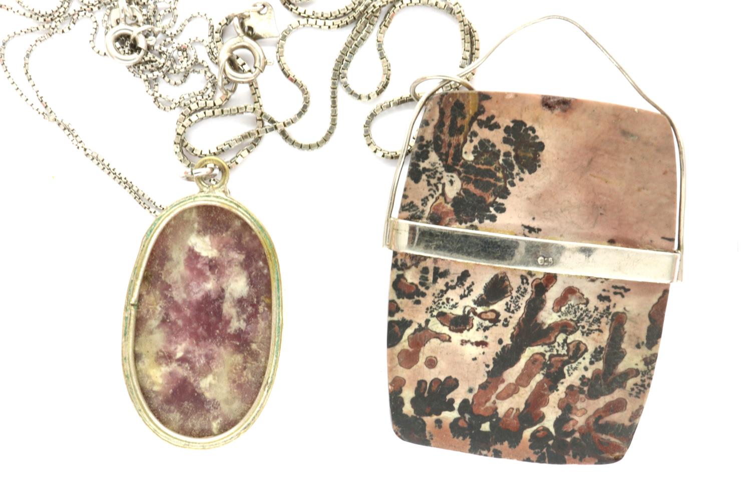 Two agate pendant necklaces on 925 silver chains, longest chain L: 44 cm. P&P Group 1 (£14+VAT for - Image 2 of 3