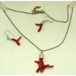 Boxed coral necklace and earring set, chain L: 54 cm. P&P Group 1 (£14+VAT for the first lot and £