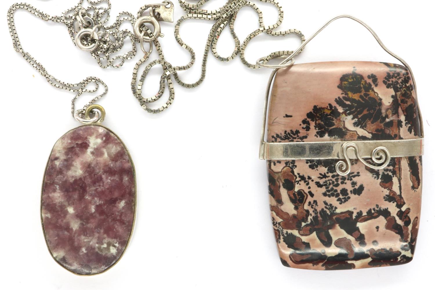 Two agate pendant necklaces on 925 silver chains, longest chain L: 44 cm. P&P Group 1 (£14+VAT for