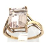 9ct gold solitare ring set with a square tourmaline, size N/O 1.9g. P&P Group 1 (£14+VAT for the