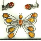 Boxed amber butterfly brooch and drop earrings set, brooch L: 60 mm. P&P Group 1 (£14+VAT for the