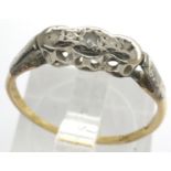 18ct gold ring set with three diamonds, size M/N, 1.7g. P&P Group 1 (£14+VAT for the first lot
