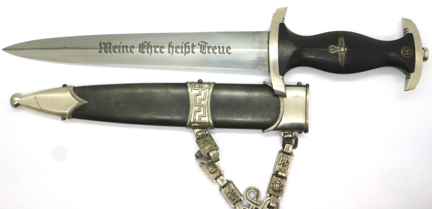 Third Reich Late War Waffen SS leaders dagger with suspension chain and scabbard. P&P Group 2 (£18+