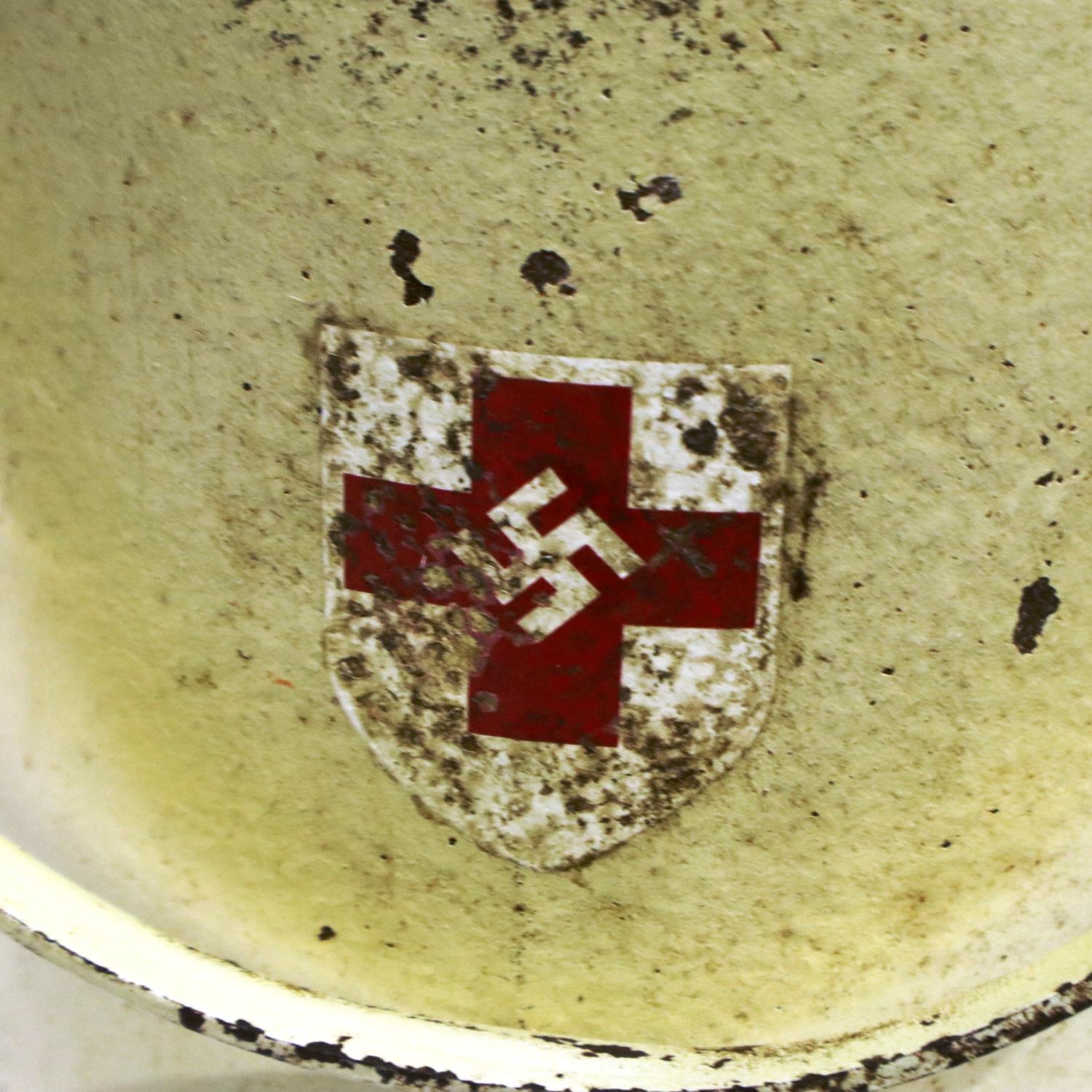 WWII German Red Cross soup flask. P&P Group 2 (£18+VAT for the first lot and £3+VAT for subsequent - Image 2 of 4