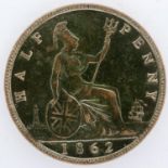 1862 halfpenny of Queen Victoria. P&P Group 0 (£5+VAT for the first lot and £1+VAT for subsequent
