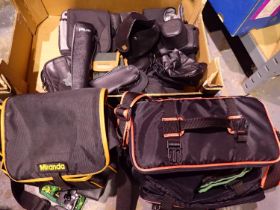 Seventeen mixed camera bags including Pentax, Olympus and Lo Pro. Not available for in-house P&P