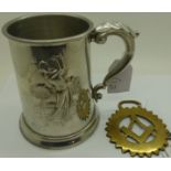 Silver plated Pewter tanker with golfing design and a masonic brass miniature sign. P&P Group 1 (£