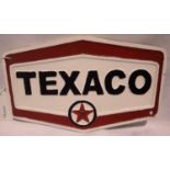 Cast iron hexagonal Texaco plaque, W: 20 cm. P&P Group 1 (£14+VAT for the first lot and £1+VAT for