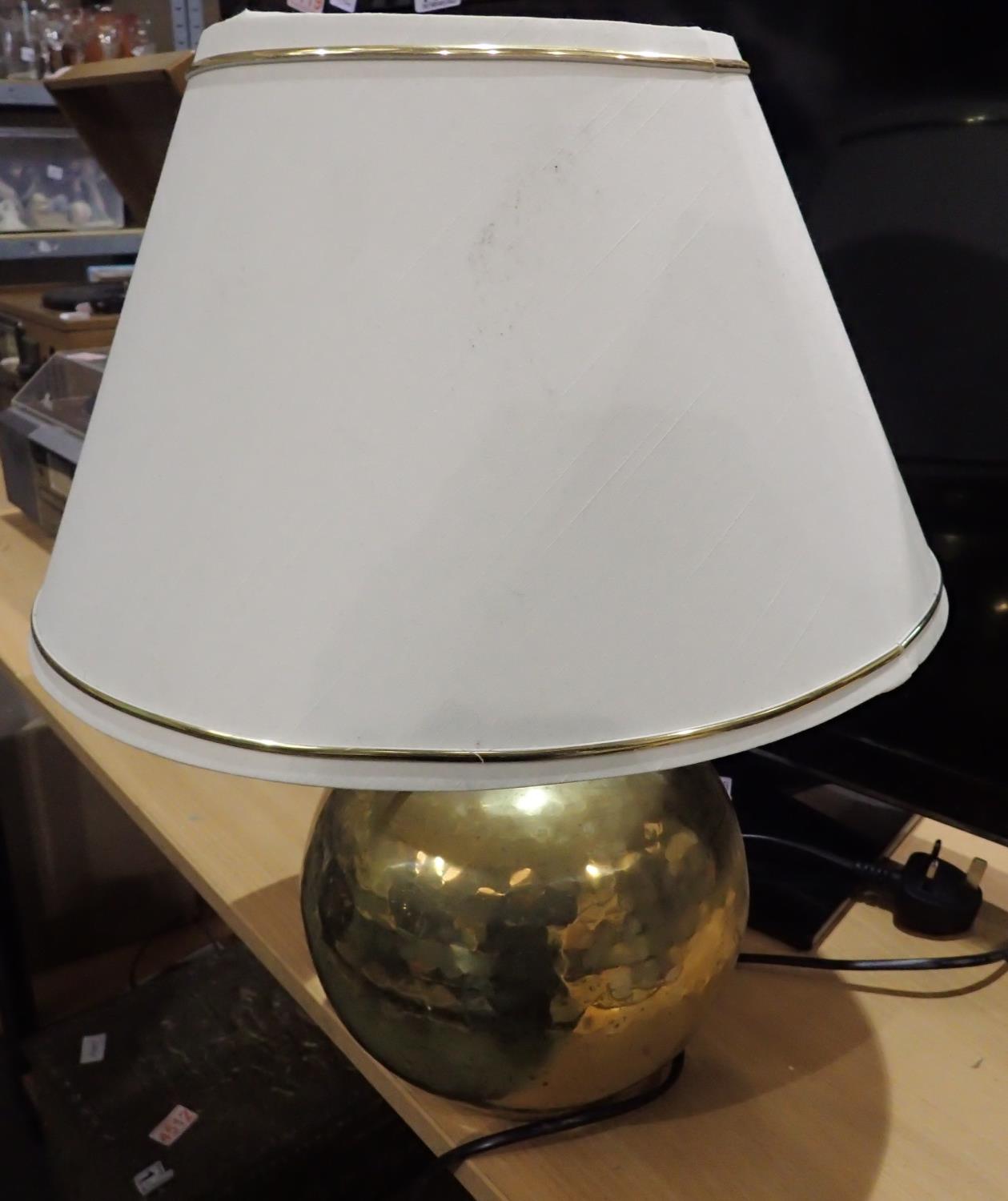 Bulbous brass lamp, H: 40 cm. Not available for in-house P&P