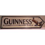 Cast iron Guinness toucan arrow, W: 50 cm. P&P Group 1 (£14+VAT for the first lot and £1+VAT for