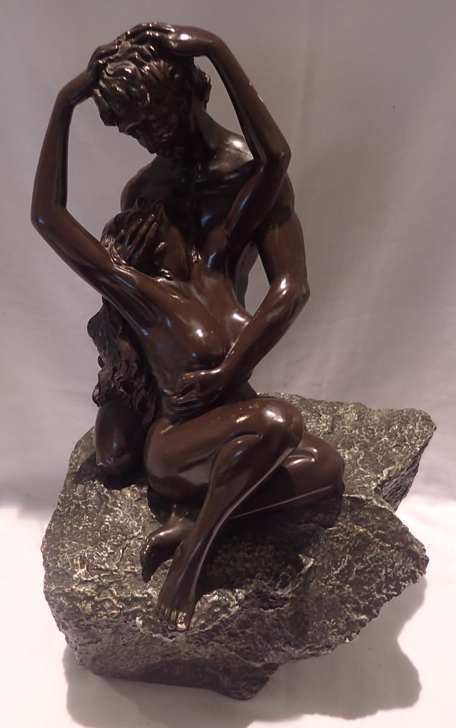 Austin sculpture 1993 De Cesar male and female resin figure, H: 40 cm, chip to one toe. P&P Group