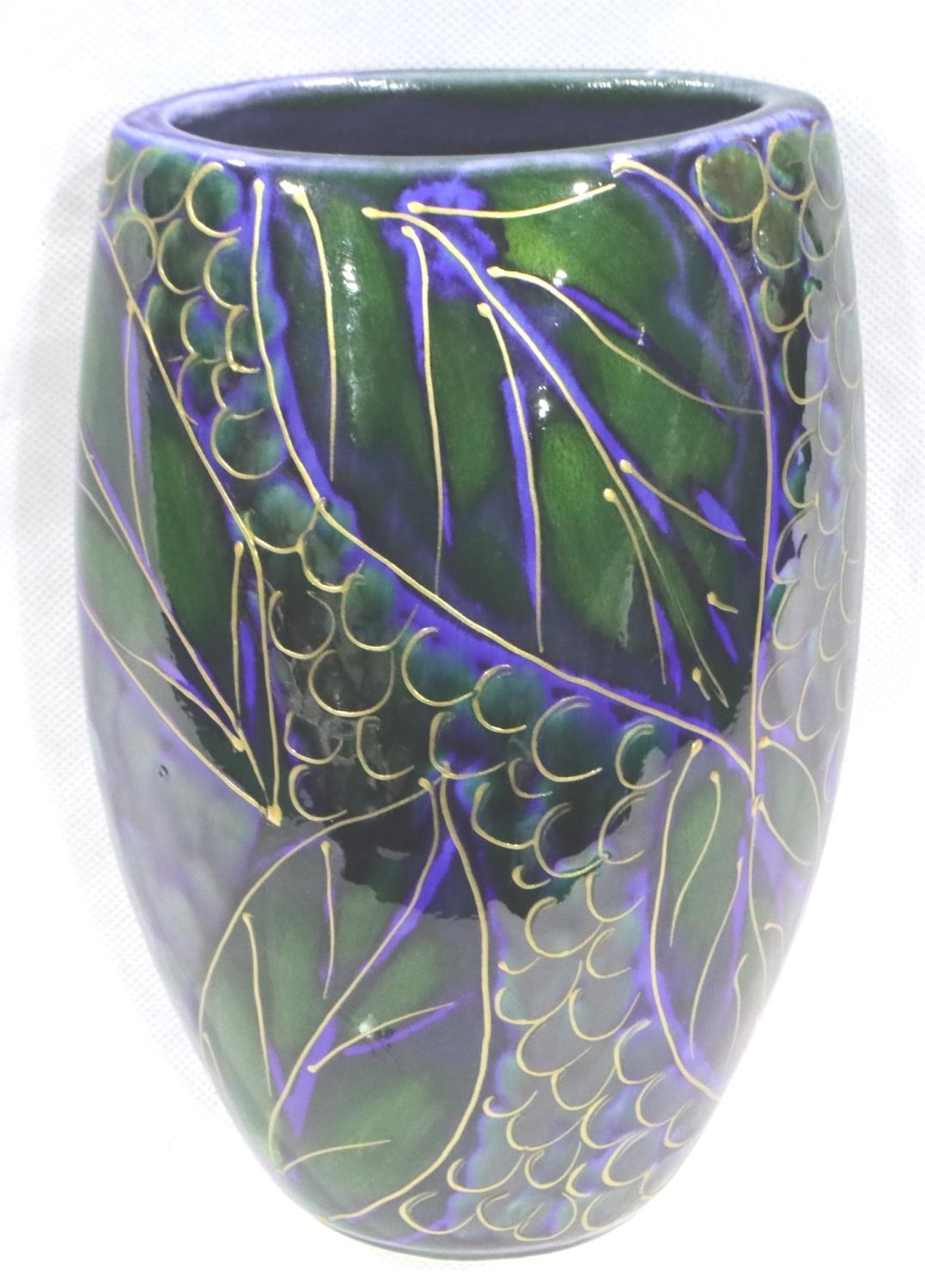 Anita Harris bulbous vase in the Blueberries pattern, H: 18 cm, no cracks or chips. P&P Group 2 (£