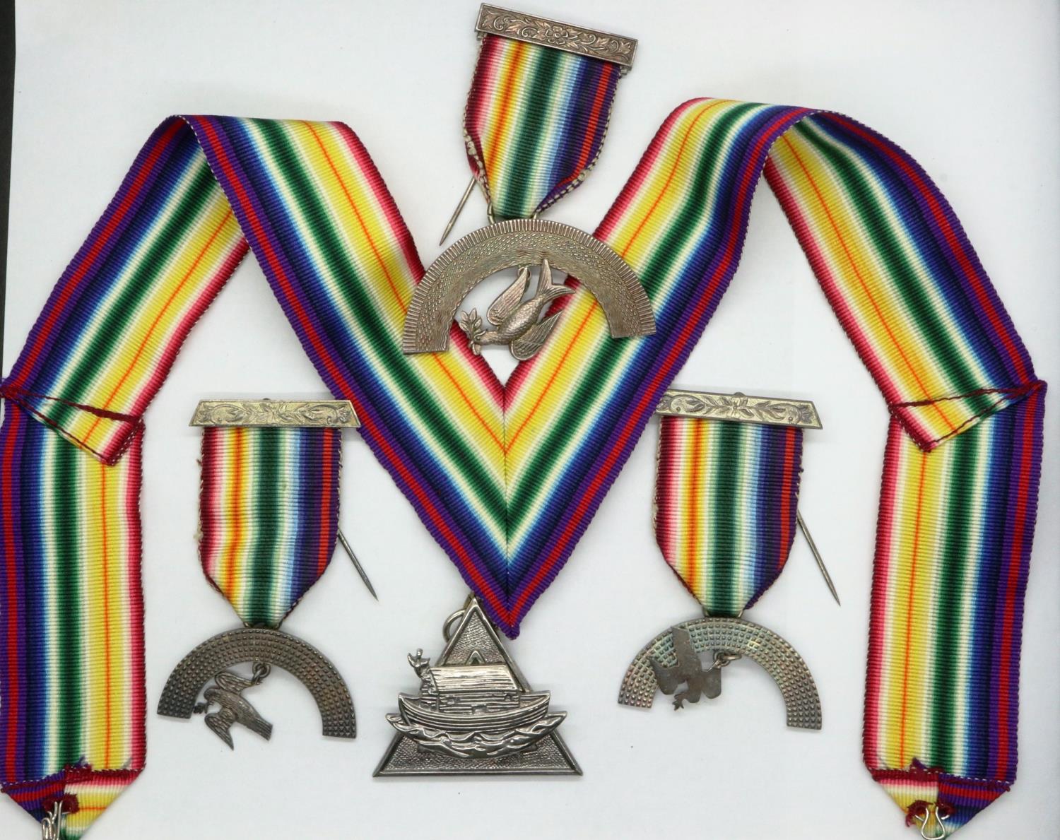 Royal Arc Mariner: three member jewels and a Past Commander collarette. P&P Group 1 (£14+VAT for the