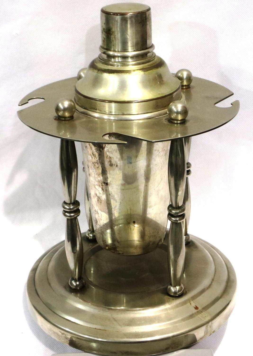 P H Vogel & Co silver plated cocktail shaker and stand, circa 1940, H: 26 cm. P&P Group 2 (£18+VAT