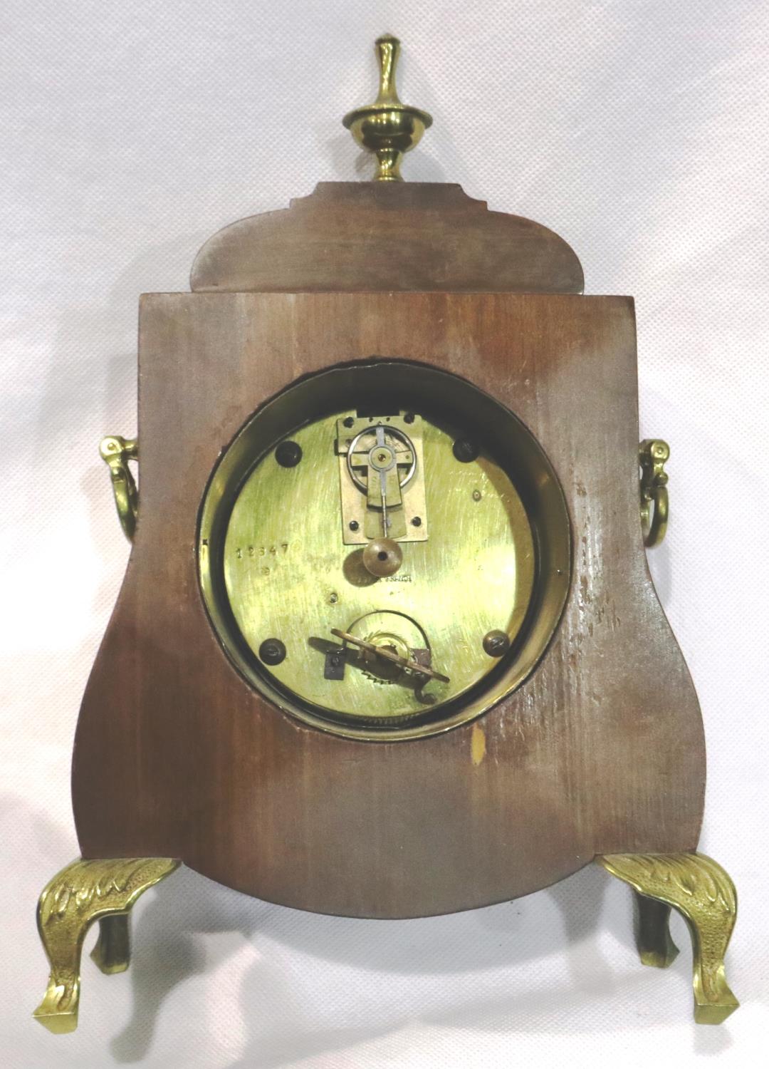 19th century Continental table clock, the case of inlaid walnut with gilt brass mounts, H: 25 cm, - Image 4 of 5