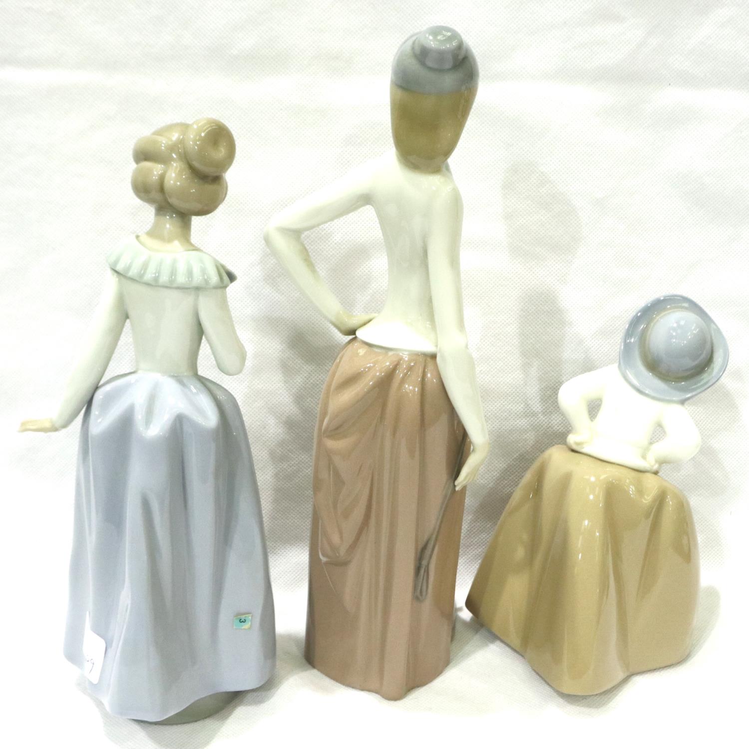 Three Nao figurines, largest H: 28 cm, no cracks or chips. P&P Group 2 (£18+VAT for the first lot - Image 2 of 5