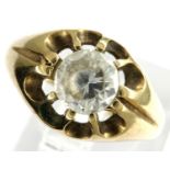 9ct gold ring set with a central cubic zirconia stone, size M, 2.1g. P&P Group 1 (£14+VAT for the