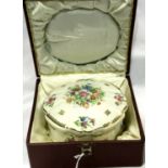 Limoges large porcelain box with painted, enamelled and gilt decoration, dated 1950, D: 15 cm, no