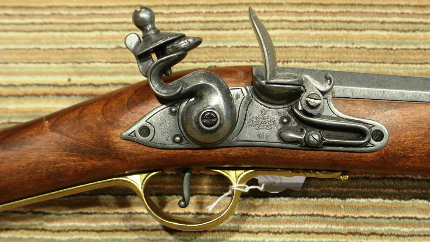 Replica Flintlock musket with full working mechanism and bayonet, (non firing). P&P Group 3 (£25+VAT - Image 3 of 5